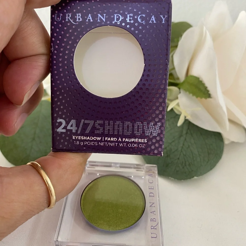Urban Decay Green Eyeshadow